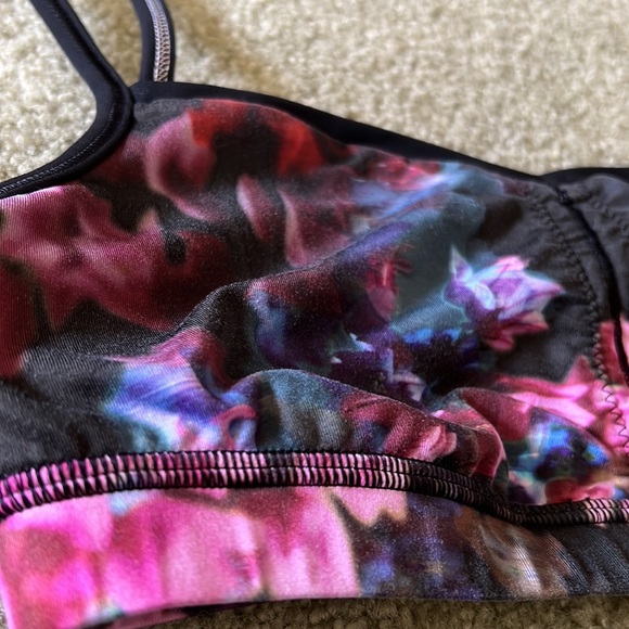 Lululemon bra - Picture 2 of 8